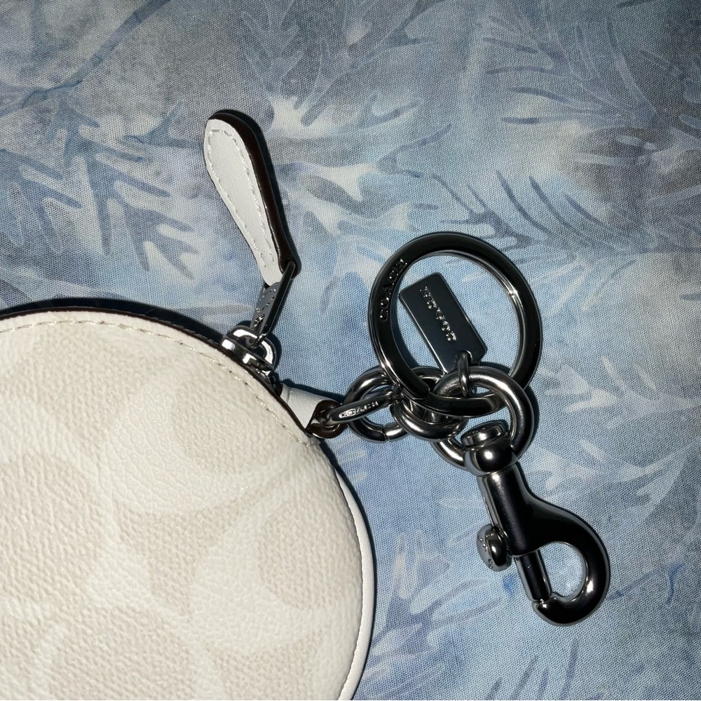 Coach Circle Coin Purse, signature canvas, white, NWT - Picture 3 of 8